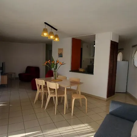 Le Nadir Grand T2 51m2, 4-5p, Parking Fréjus
