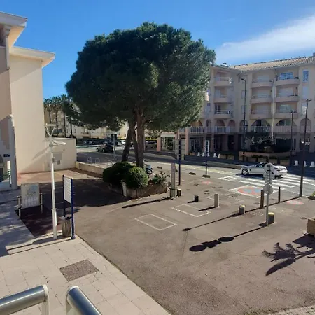 Le Nadir Grand T2 51m2, 4-5p, Parking * Fréjus