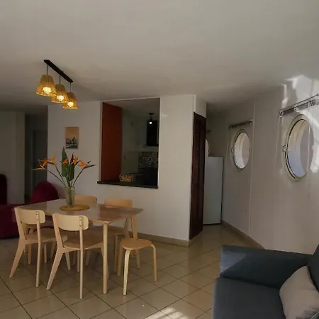 Le Nadir Grand T2 51m2, 4-5p, Parking * Fréjus